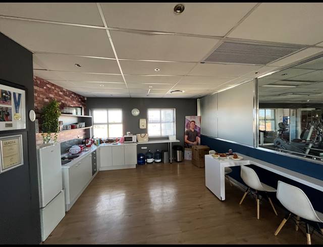 282M² OFFICE TO LET IN PINELANDS
